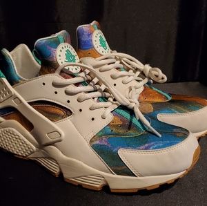 Multi Colored Haurache